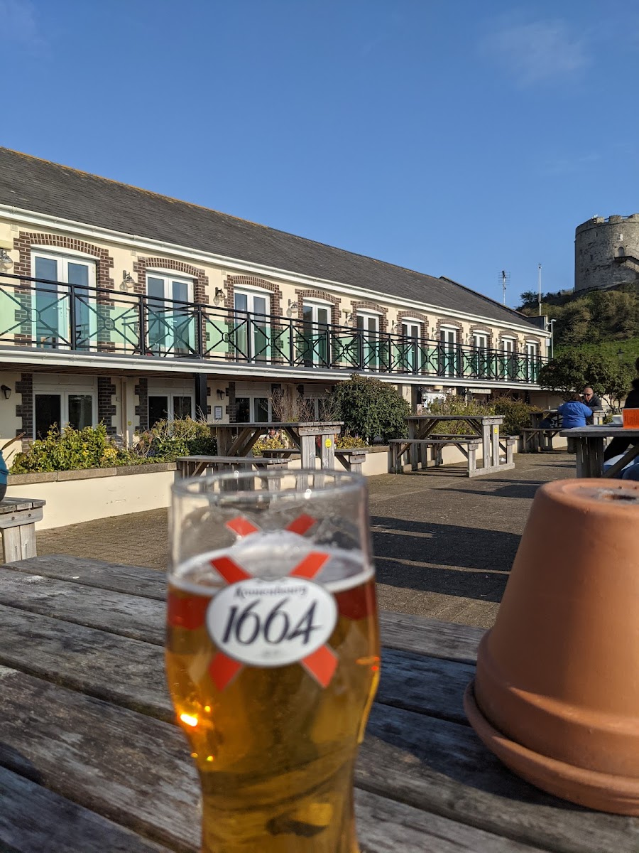 Mount Batten Bar photo 6